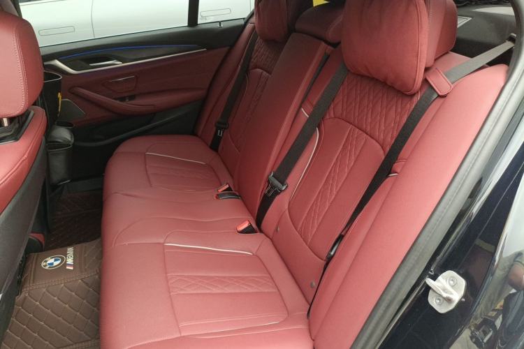 Used BMW 5 Series 2021 530Li Luxury Edition M Sport Package Left Rear Seat