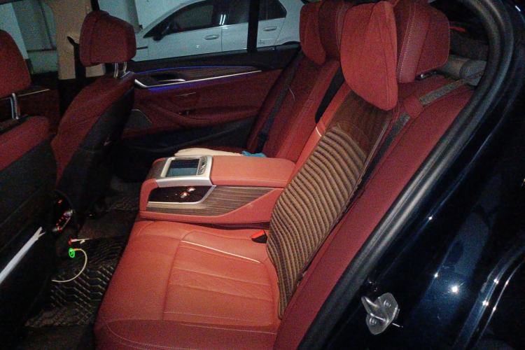 Used BMW 5 Series 2021 530Li Luxury Edition M Sport Package Left Rear Seat