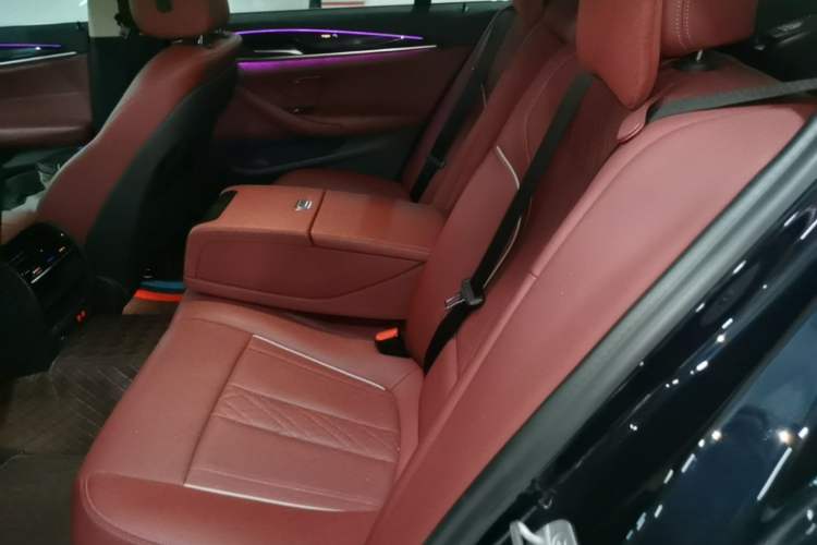 Used BMW 5 Series 2021 525Li Luxury Package Left Rear Seat