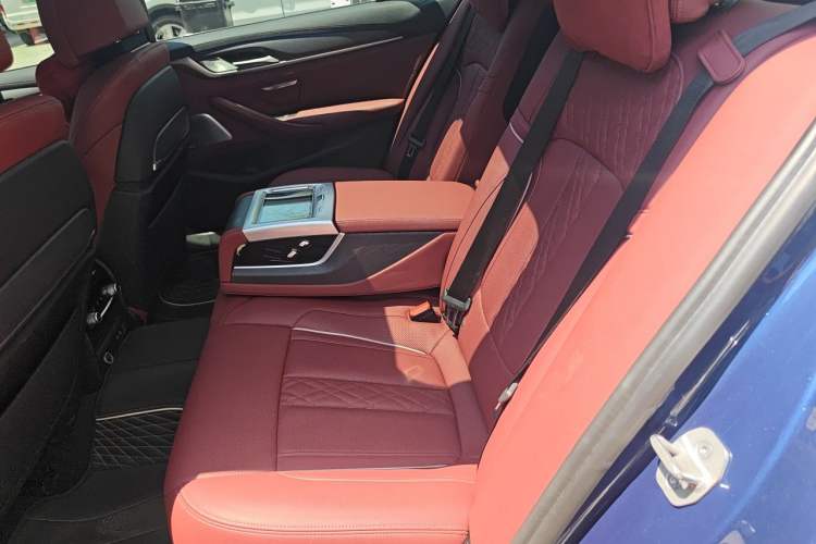 Used BMW 5 Series 2021 530Li Luxury Edition M Sport Package Left Rear Seat