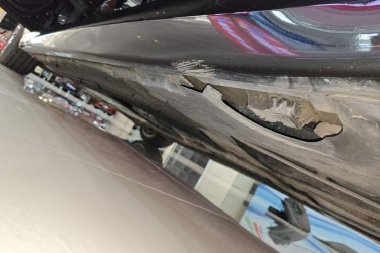 Used BMW 5 Series 2021 530Li xDrive M Sport Package Left Side Sill