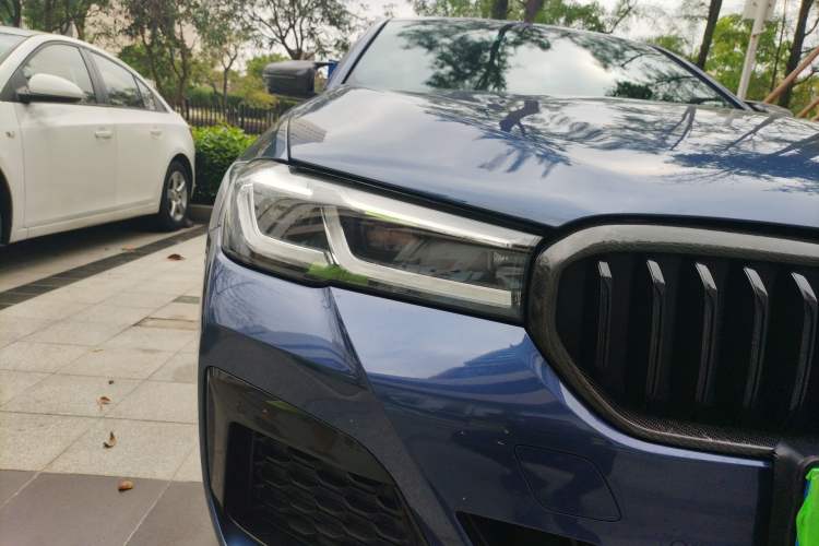 Used BMW 5 Series 2021 530Li Luxury Edition M Sport Package Right Front Headlight