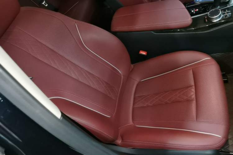 Used BMW 5 Series 2021 525Li Luxury Package Right Front Seat