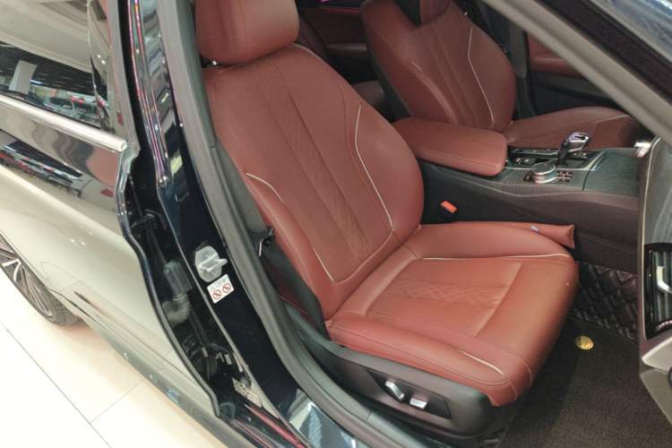 Used BMW 5 Series 2021 530Li xDrive M Sport Package Right Front Seat