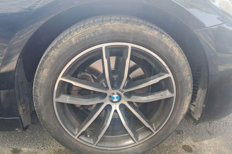Used BMW 5 Series 2021 525i M Sport Package Right Front Wheel Hub