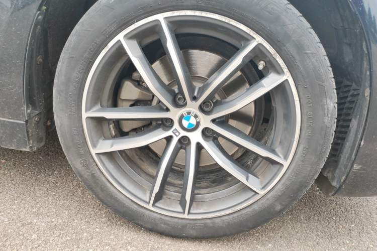 Used BMW 5 Series 2021 525Li M Sport Package Right Front Wheel Hub