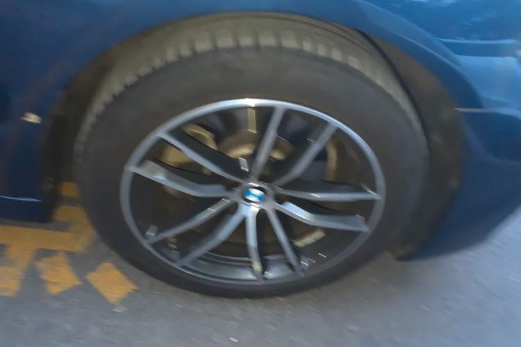 Used BMW 5 Series 2021 525i M Sport Package Right Front Wheel Hub
