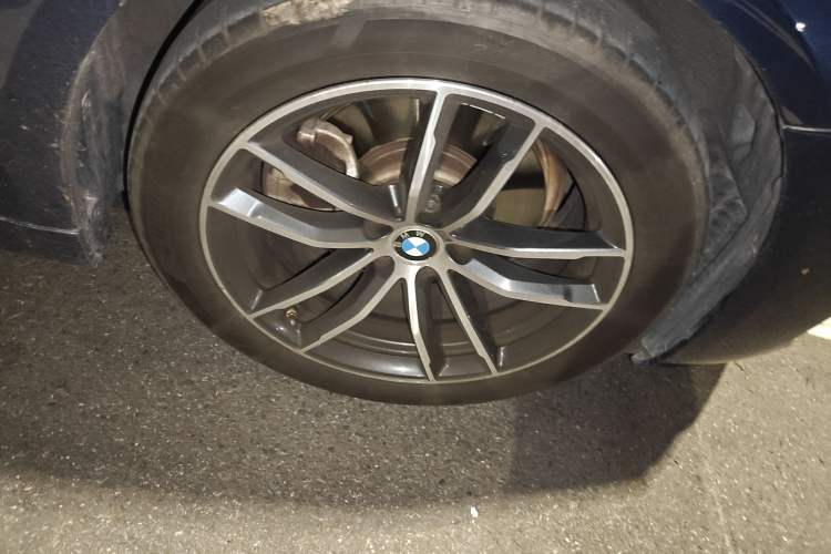 Used BMW 5 Series 2021 525i M Sport Package Right Front Wheel Hub