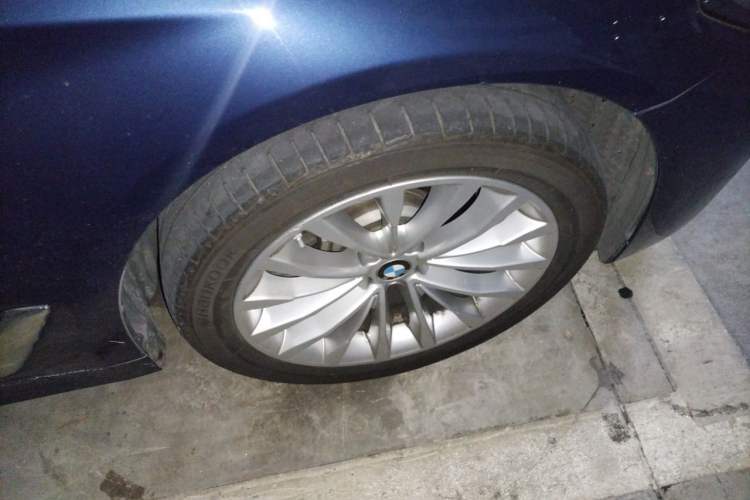 Used BMW 5 Series 2021 Updated Version 525Li Luxury Package Right Front Wheel Hub