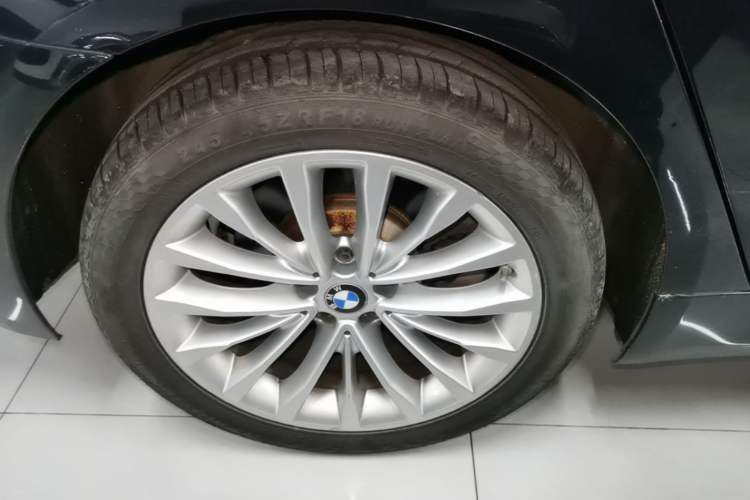 Used BMW 5 Series 2021 525Li Luxury Package Right Rear Wheel Hub