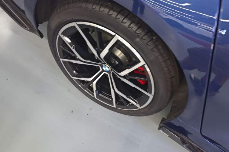 Used BMW 5 Series 2021 530Li Luxury Edition M Sport Package Right Rear Wheel Hub