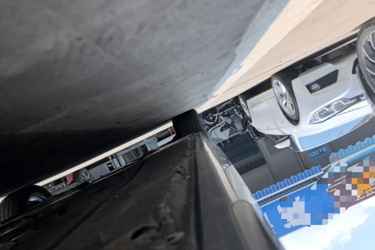 Used BMW 5 Series 2021 525Li M Sport Package Right Side Sill