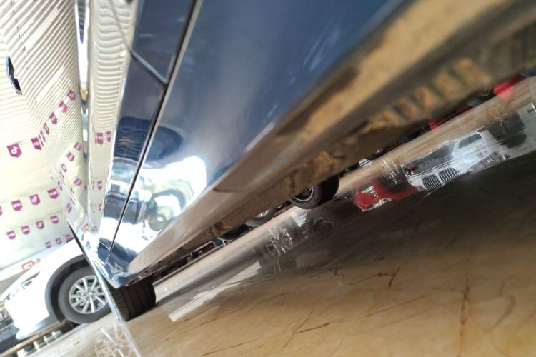 Used BMW 5 Series 2021 530Li xDrive Luxury Package Right Side Sill
