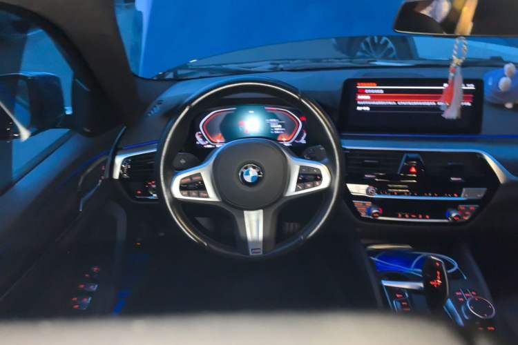 Used BMW 5 Series 2021 525i M Sport Package Steering Wheel