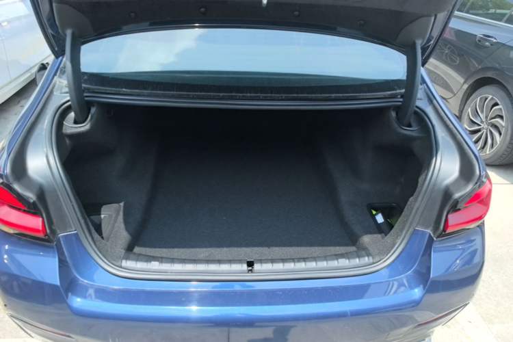 Used BMW 5 Series 2021 525Li M Sport Package Trunk