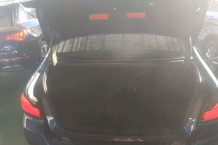 Used BMW 5 Series 2021 525Li M Sport Package Trunk