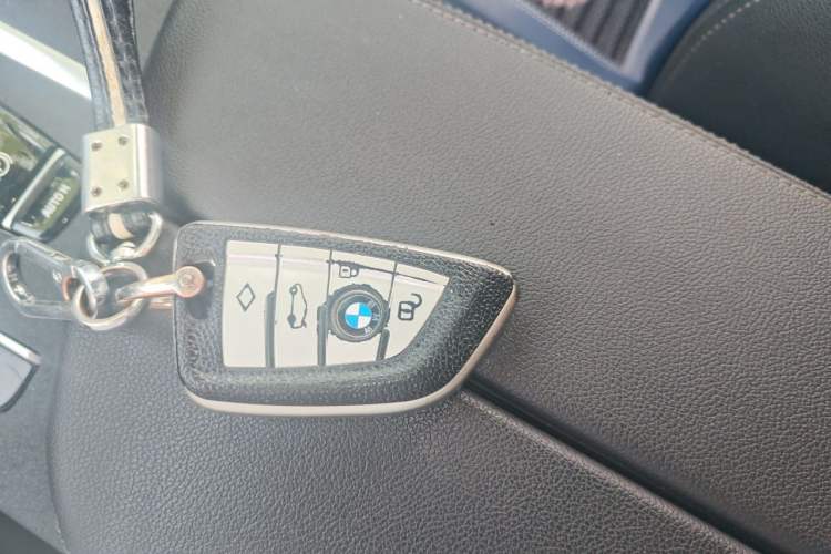Used BMW 5 Series 2021 525i M Sport Package Vehicle Key