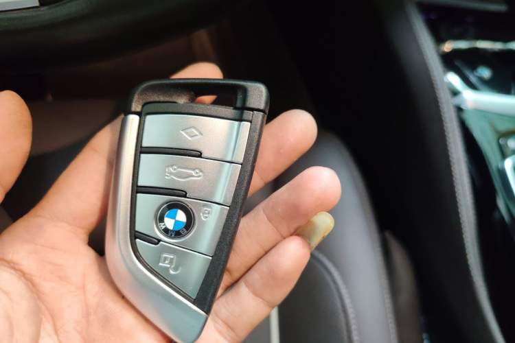 Used BMW 5 Series 2021 530Li Luxury Edition M Sport Package Vehicle Key