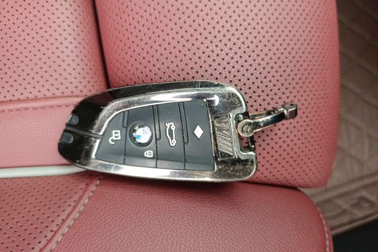 Used BMW 5 Series 2021 530Li Luxury Edition M Sport Package Vehicle Key