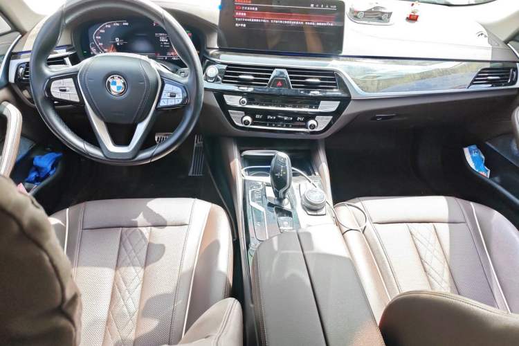 Used BMW 5 Series 2021 525Li Luxury Package Center Console