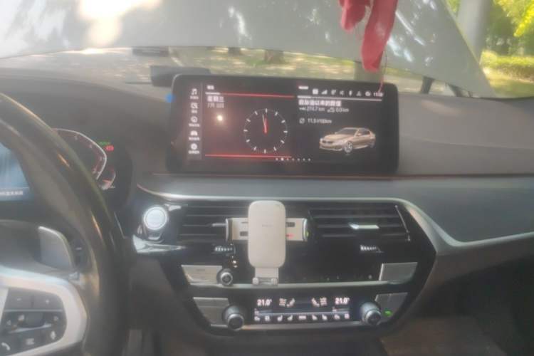 Used BMW 5 Series 2021 530Li Luxury Edition M Sport Package Audio And AC Panel