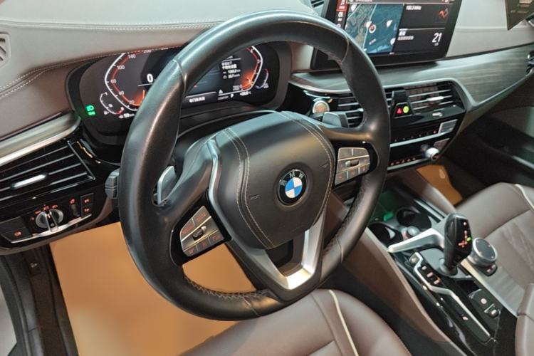 Used BMW 5 Series 2021 Restyled 530Li Leading Edition Luxury Package Center Console