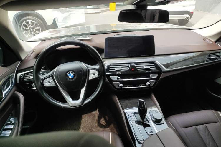 Used BMW 5 Series 2021 525Li Luxury Package Center Console