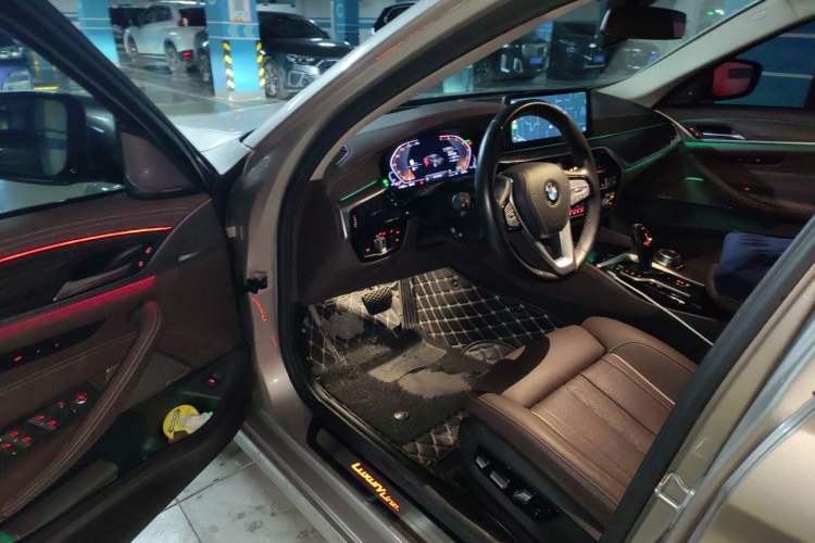 Used BMW 5 Series 2021 530Li Luxury Edition Premium Package Driver Seat
