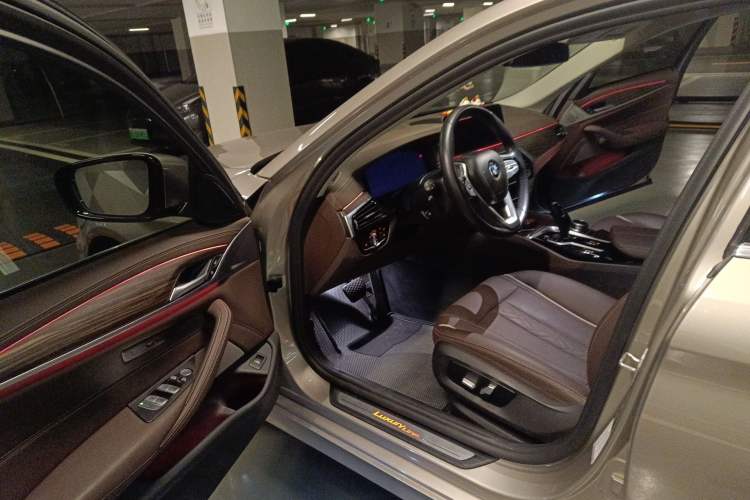 Used BMW 5 Series 2021 Restyled 530Li Leading Edition Luxury Package Driver Seat