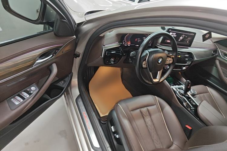 Used BMW 5 Series 2021 Restyled 530Li Leading Edition Luxury Package Driver Seat