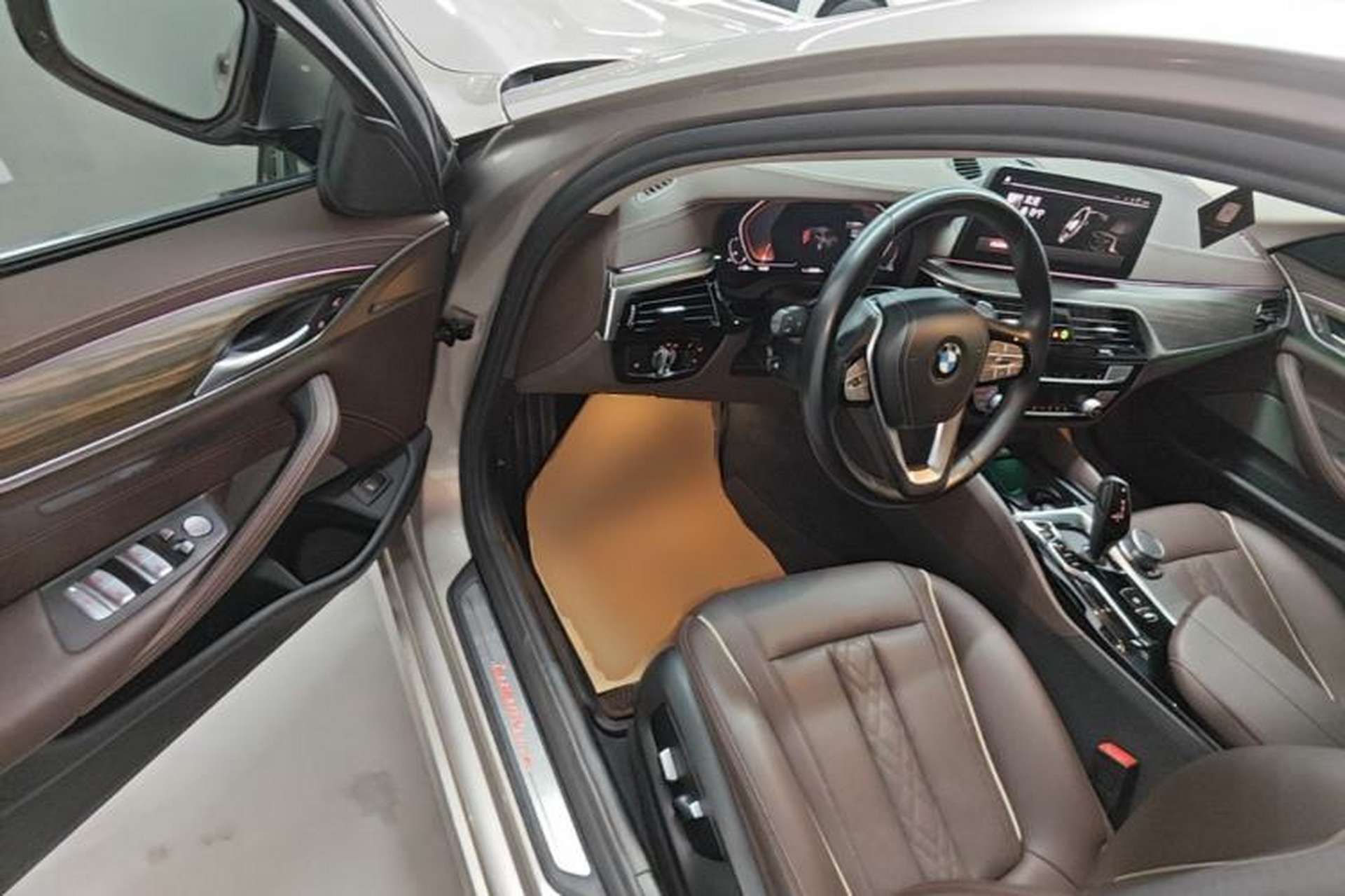 Used BMW 5 Series 2021 Restyled 530Li Leading Edition Luxury Package Driver Seat
