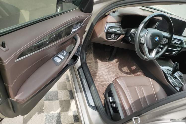 Used BMW 5 Series 2021 525Li Luxury Package Driver Seat