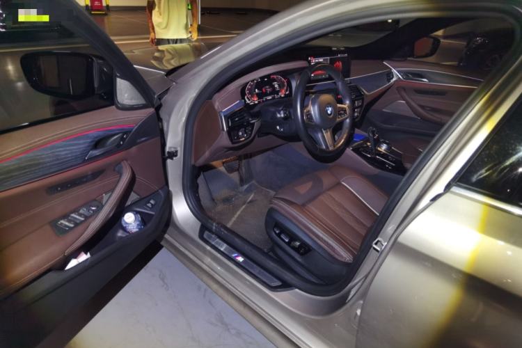 Used BMW 5 Series 2021 530Li Luxury Edition M Sport Package Driver Seat