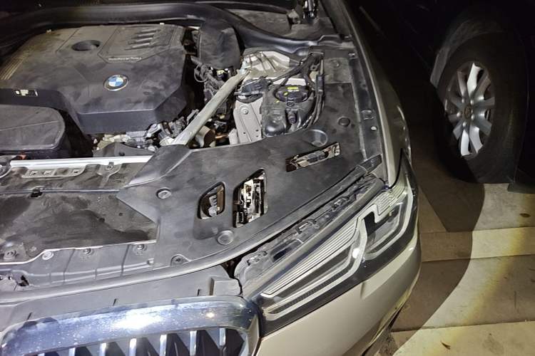 Used BMW 5 Series 2021 525Li Luxury Package Engine Bay Left