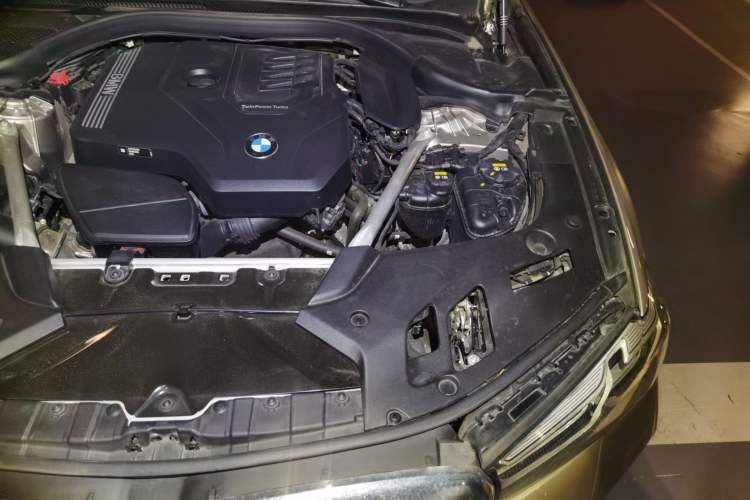 Used BMW 5 Series 2021 530Li Luxury Edition M Sport Package Engine Bay Left