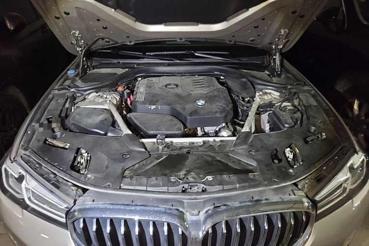 Used BMW 5 Series 2021 525Li Luxury Package Engine Bay