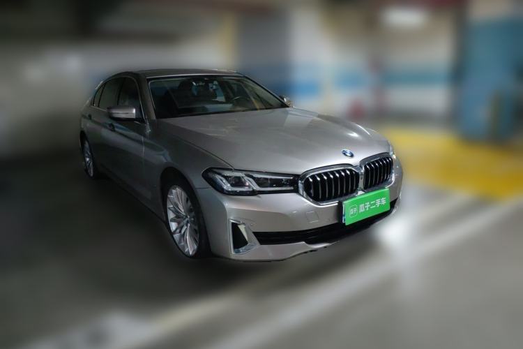 Used BMW 5 Series 2021 530Li Luxury Edition Premium Package Front Right 45 Deg