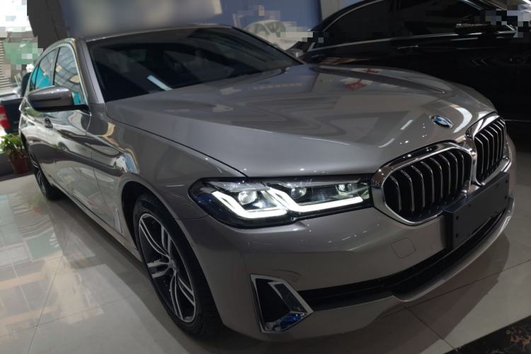 Used BMW 5 Series 2021 530Li Leading Luxury Package Front Right 45 Deg