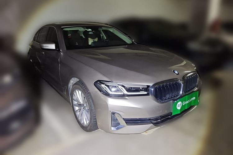 Used BMW 5 Series 2021 525Li Luxury Package Front Right 45 Deg