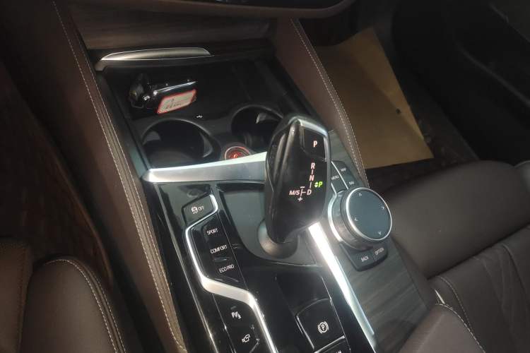 Used BMW 5 Series 2021 530Li Luxury Edition Premium Package Gear Lever