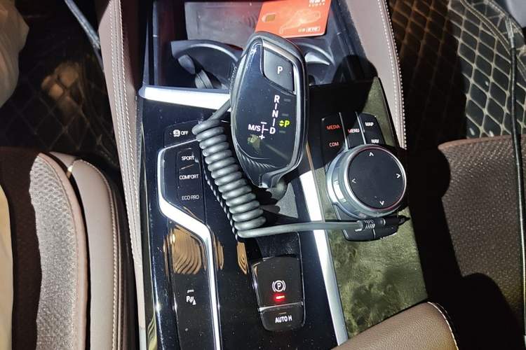 Used BMW 5 Series 2021 525Li Luxury Package Gear Lever