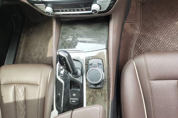 Used BMW 5 Series 2021 525Li Luxury Package Gear Lever