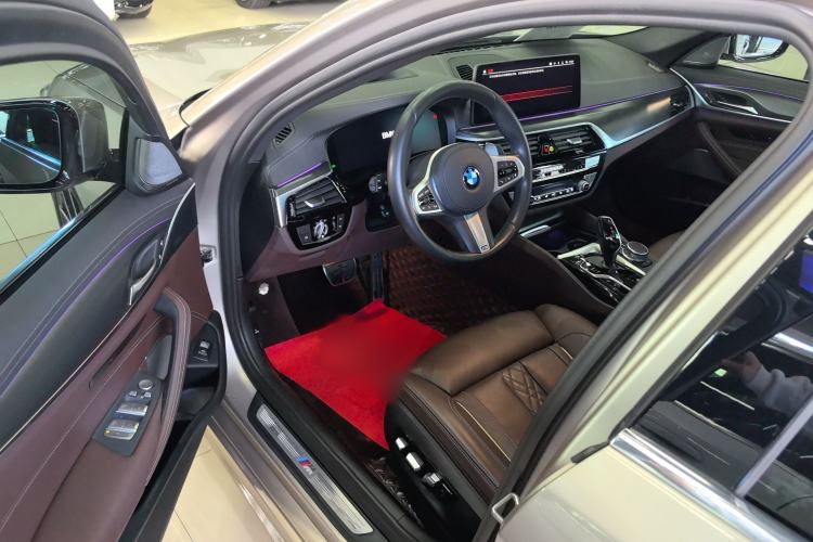 Used BMW 5 Series 2021 Restyled 540i Sport Line with M Sports Package Interior 2