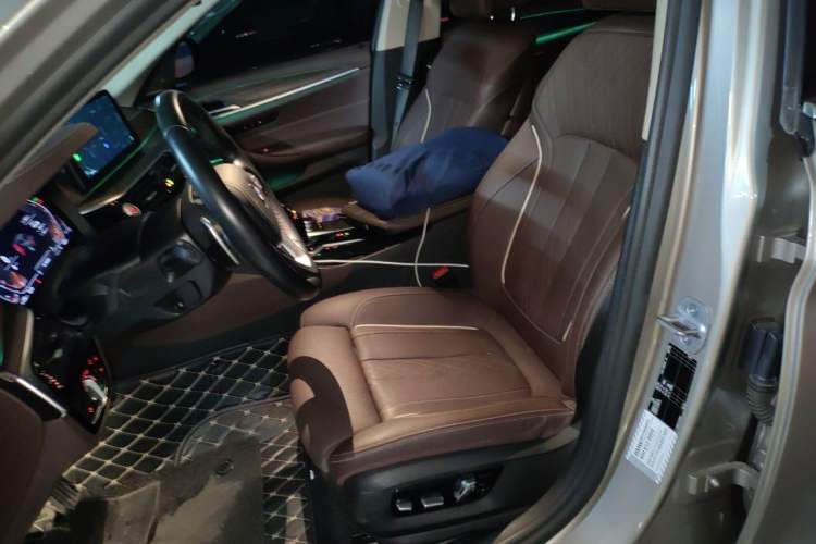 Used BMW 5 Series 2021 530Li Luxury Edition Premium Package Left Front Seat