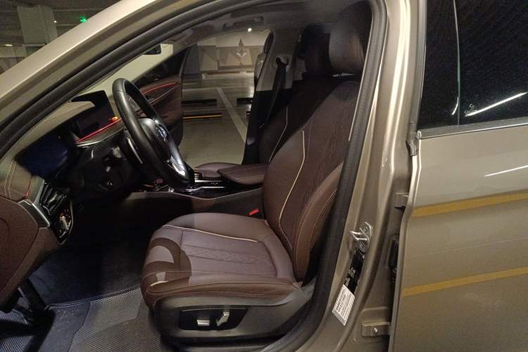 Used BMW 5 Series 2021 Restyled 530Li Leading Edition Luxury Package Left Front Seat