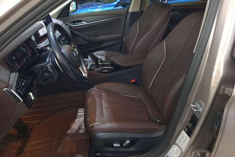 Used BMW 5 Series 2021 530Li Leading Luxury Package Left Front Seat