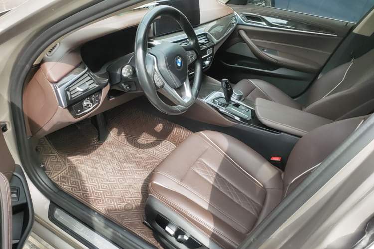 Used BMW 5 Series 2021 525Li Luxury Package Left Front Seat