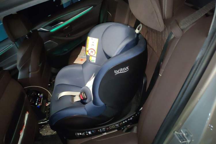 Used BMW 5 Series 2021 530Li Luxury Edition Premium Package Left Rear Seat