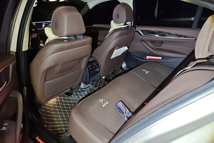 Used BMW 5 Series 2021 525Li Luxury Package Left Rear Seat