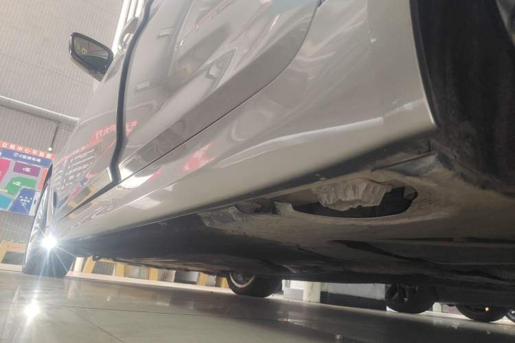 Used BMW 5 Series 2021 530Li Luxury Edition Premium Package Left Side Sill